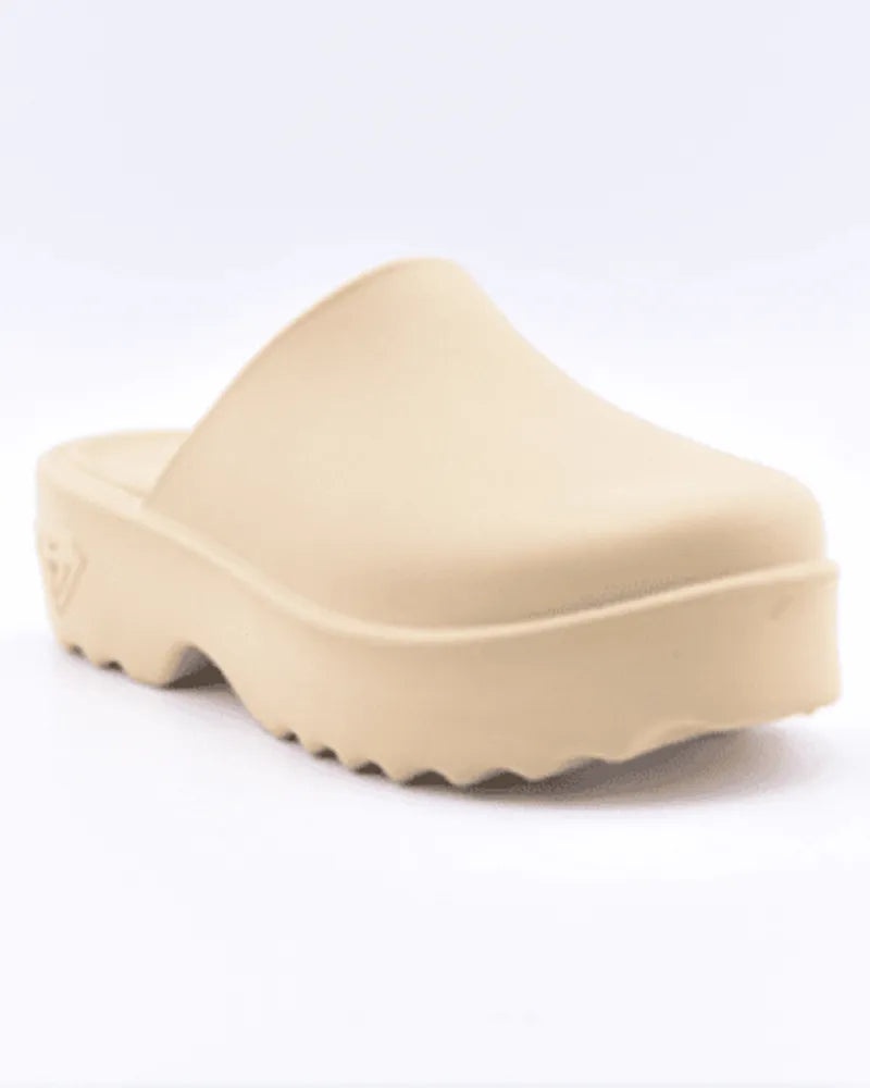 Maddy Clog